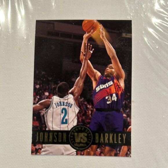 Suns Trading Card - Black, Blue, Purple Barkley vs Johnson skybox mint condition - Picture 1 of 3